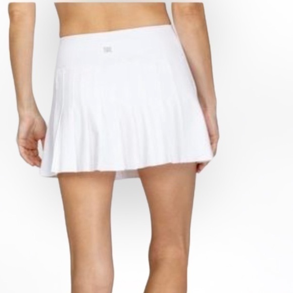 Tail White Pleated Skort